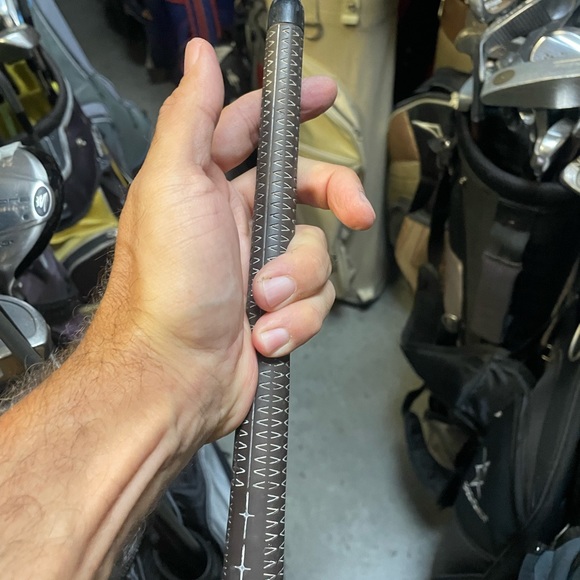 Mac Gregor challenger golf wedge in right hand 
Used - Picture 3 of 6